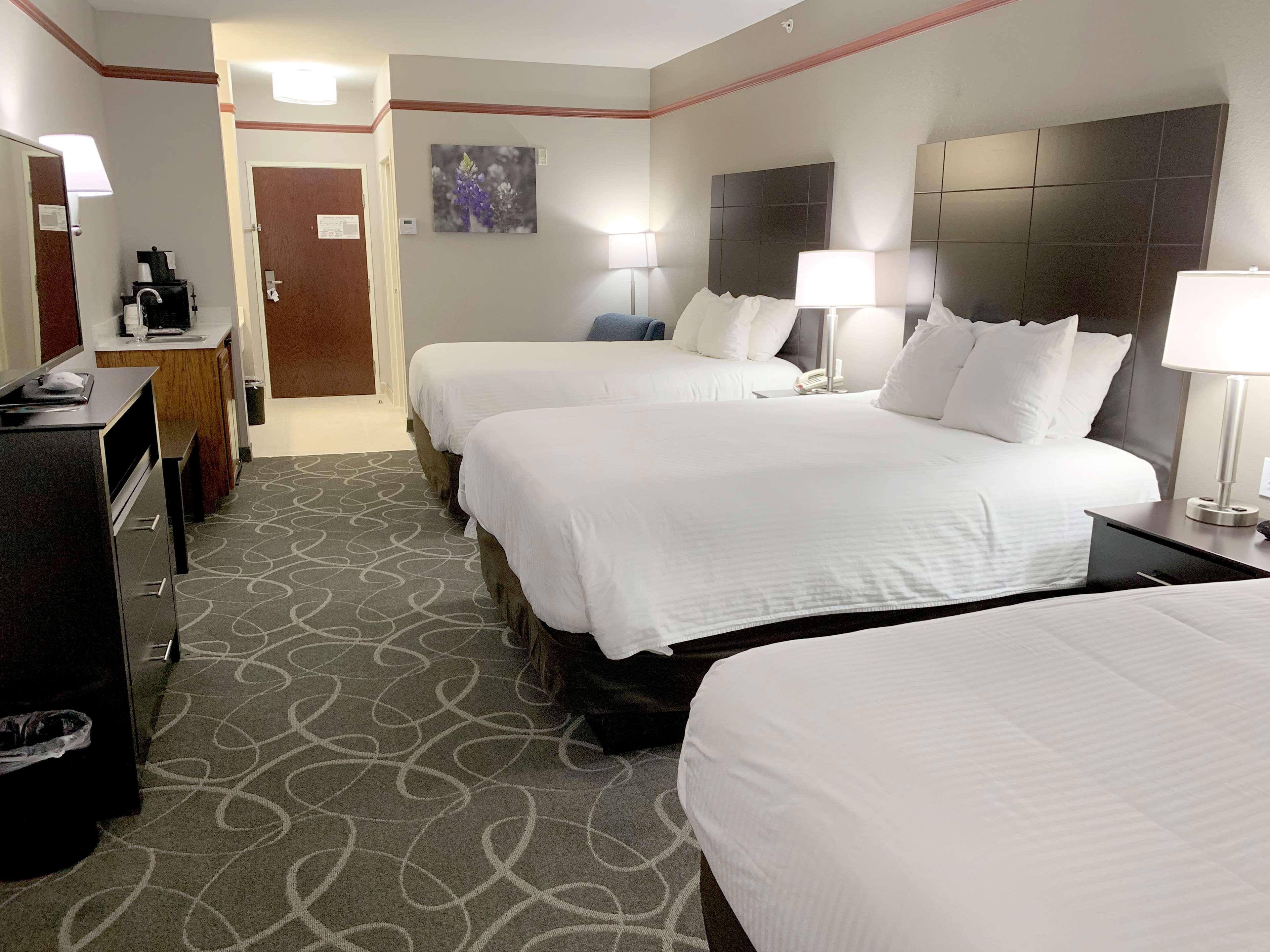 Hotel Western Limestone And Mexia