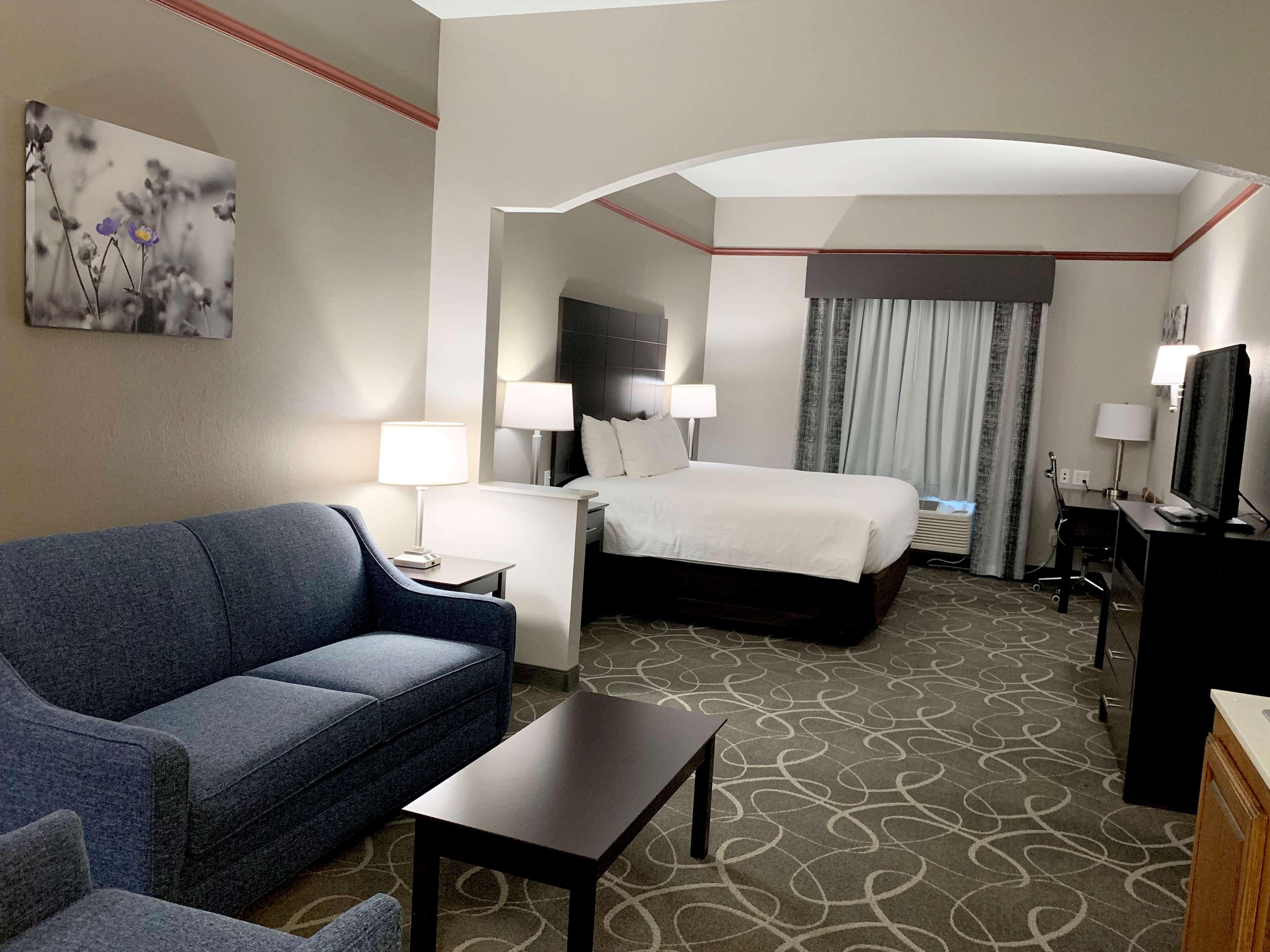 Western Limestone And Hotel 3*